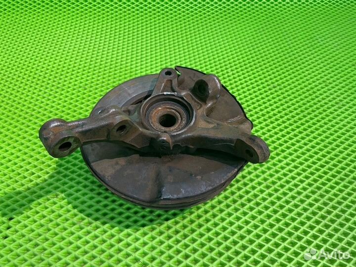 Кулак передний правый Honda Civic 4D 2006-2012