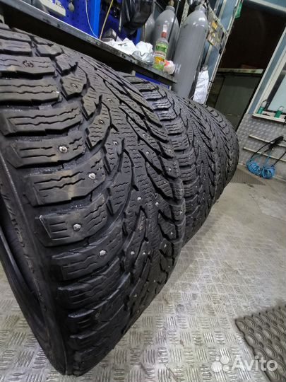 Nokian Tyres Hakkapeliitta 9 SUV 275/40 R20 и 315/35 R20 110T