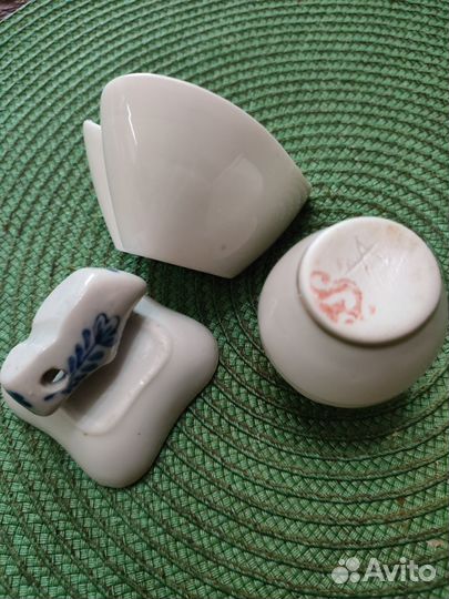 Предметы из фарфора, сосуды с плодами в интерьер