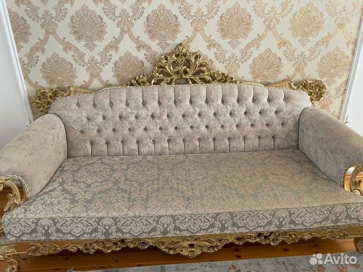 Диваны и холлы