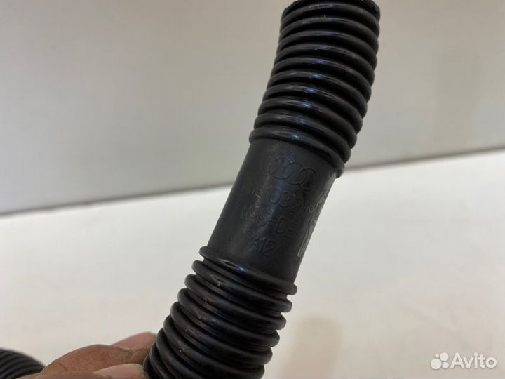 Трубка картерных газов Audi A6 C6 2.0 2008