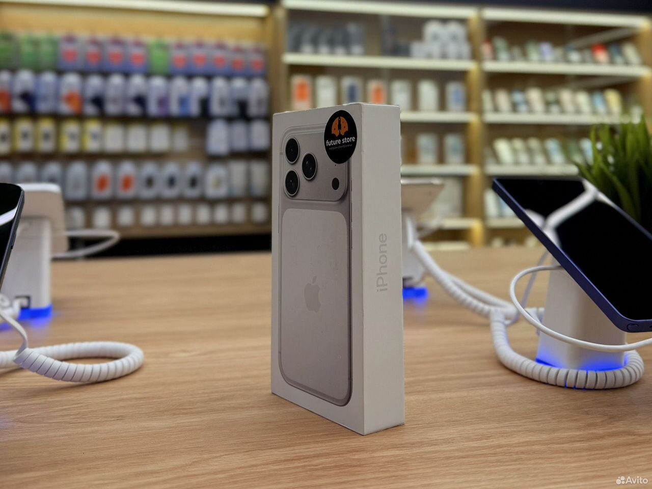 iPhone 17 Pro, 256 ГБ, eSIM