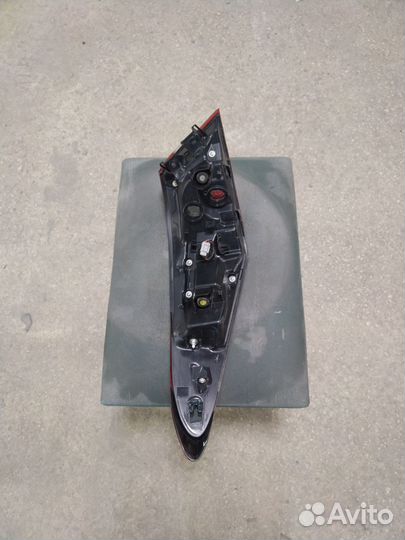 Фонарь задний правый toyota camry 70