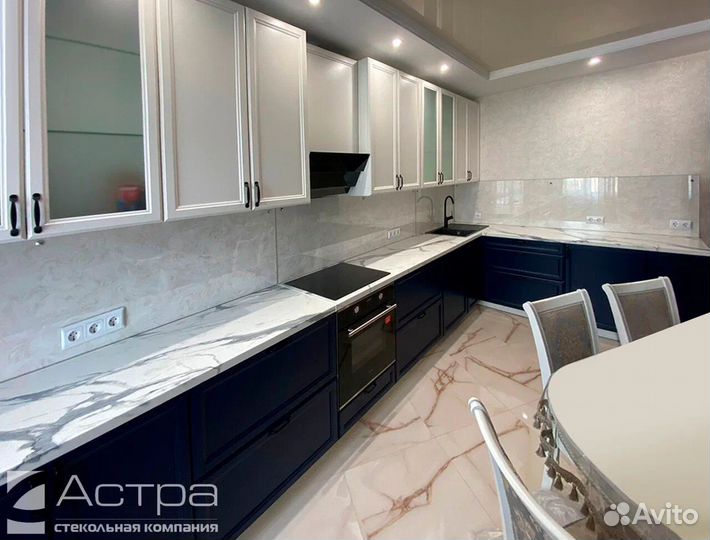 Скинали стеклянный фартук на кухню