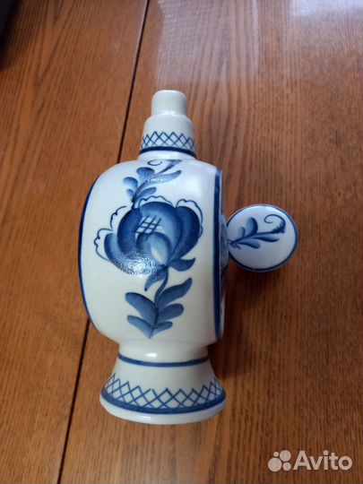 Штоф со стопками под Гжель