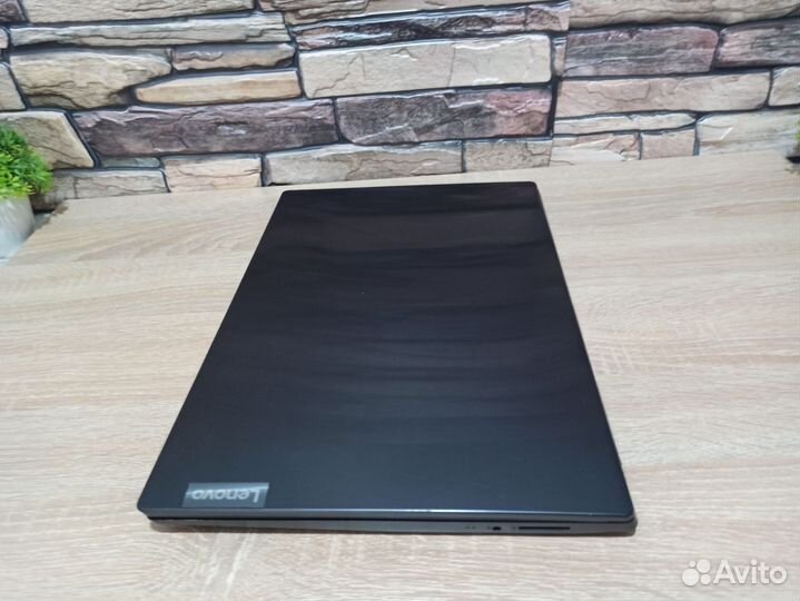 Резвый игровой ноутбук Lenovo