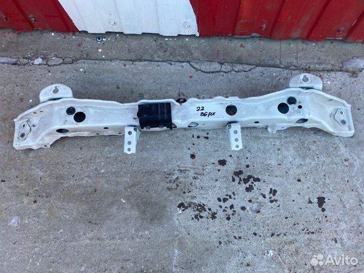 Планка телевизора передняя Toyota Vitz