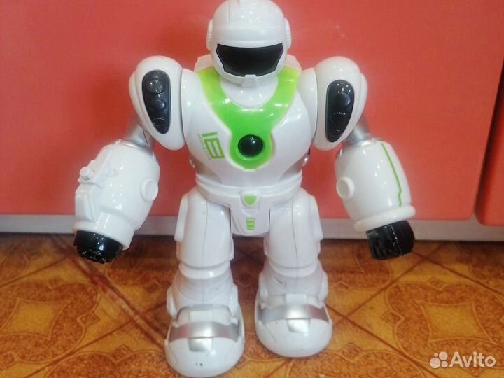 Игрушка робот