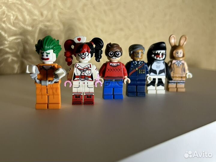 Lego минифигурки коллекционная серия лего бэтмэн