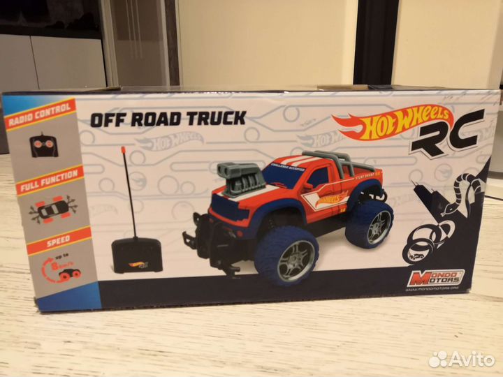 Радио управляемая машина Hot wheels OFF road treck