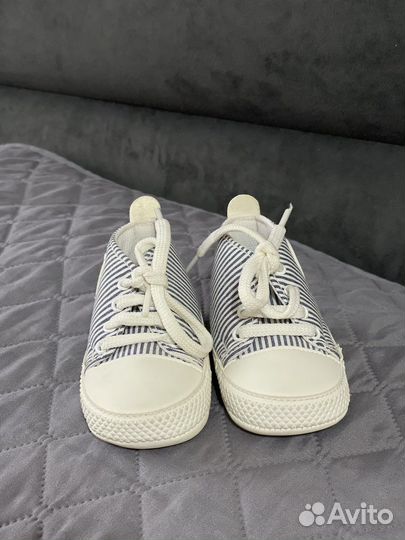 Кроссовки детские