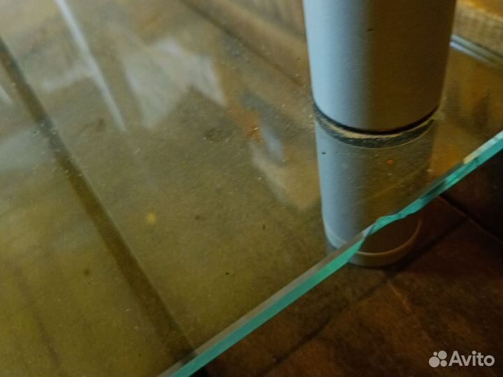 Стол стеклянный журнальный