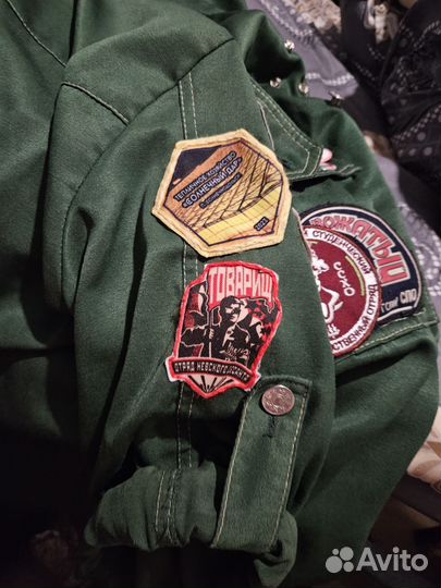 Куртка зеленая