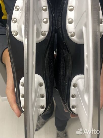 Коньки хоккейные 35