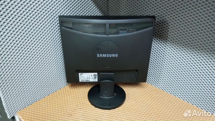 ЖК Монитор Samsung 943N 19