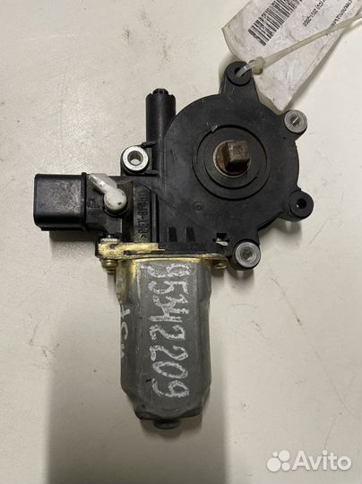 Моторчик стеклоподъемника левый Outlander CU