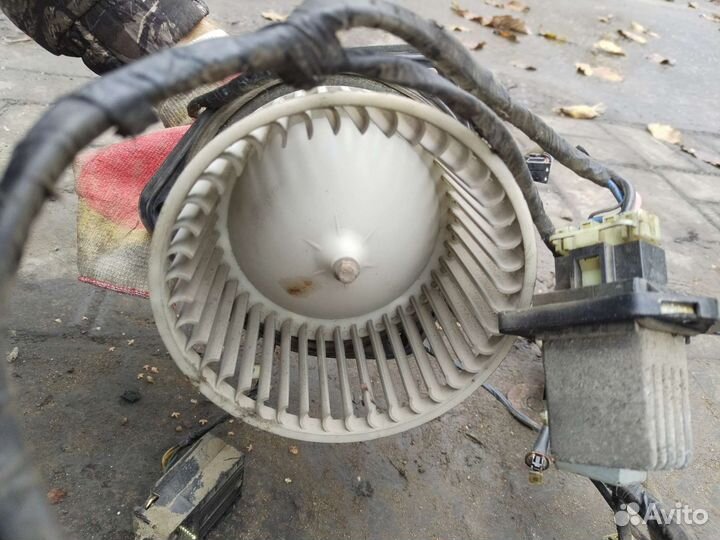 Моторчик печки део леганза 99г