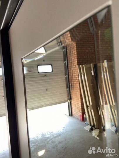 Дверь входная уличная с зеркалом