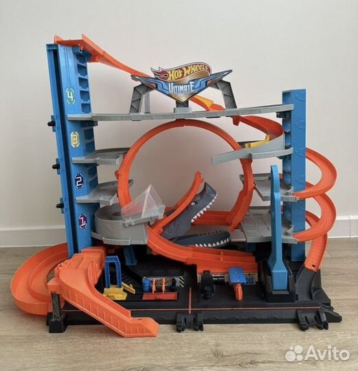 Трек гараж с акулой hott wheels