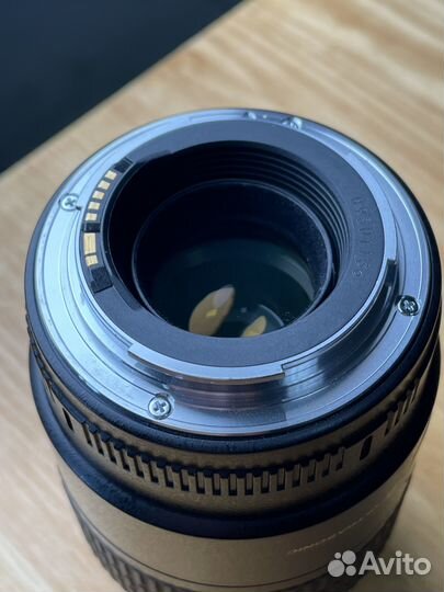 Canon EF 100mm f/2.8 Macro USM