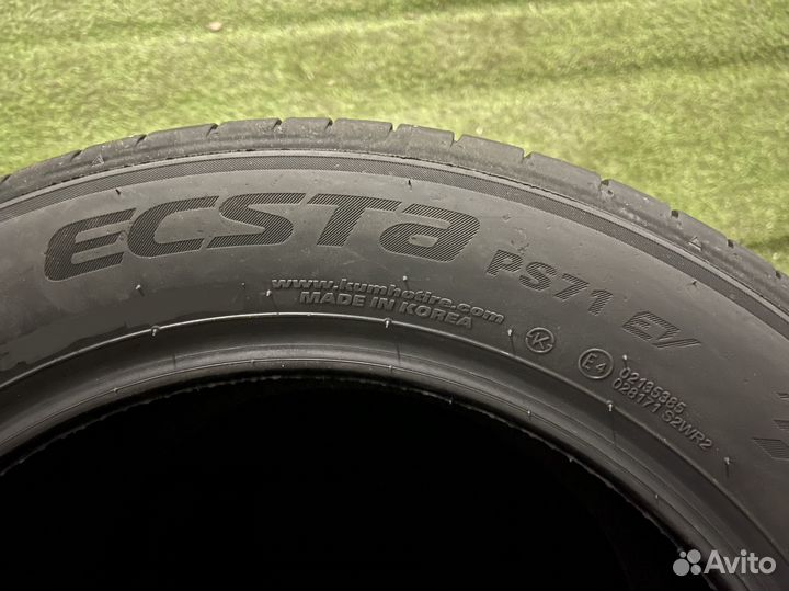 Kumho Ecsta PS71 275/40 R19 105Y