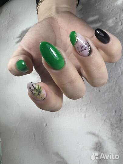 Маникюр (педикюр) на Коломенской