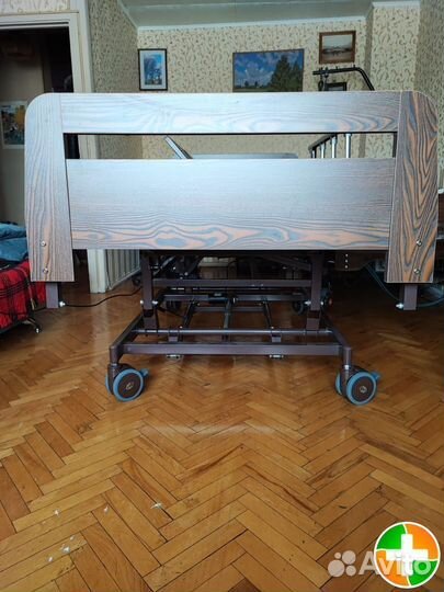 Медицинская кровать с электроприводом