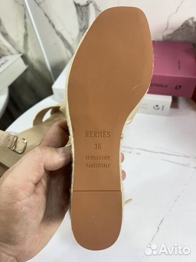 Сандалии hermes на танкетке