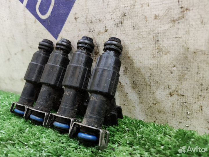 Форсунка топливная Ford C-Max универсал 1.8 qqda