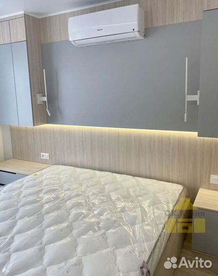 Зеркальный шкаф