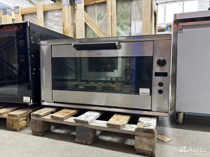 Печь конвеционная Smeg на 4 уровня