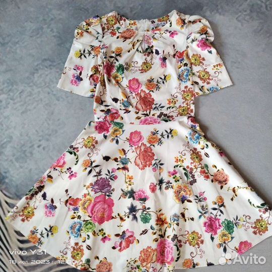 Платье для девочки атласное