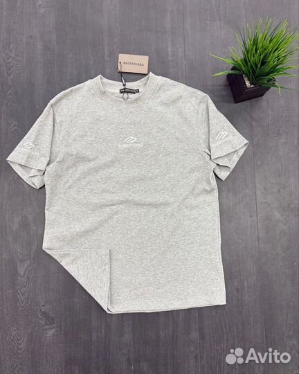 Футболка Balenciaga