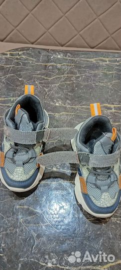 Tombi кроссовки 24 размер