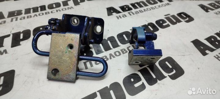 Петля дверная задняя левая Volkswagen Touareg 7LA