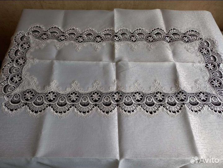 Скатерть праздничная белая 210х145