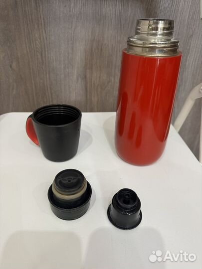 Термос с кружками