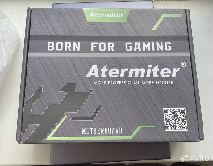 Продам рабочую материнскую плату x79