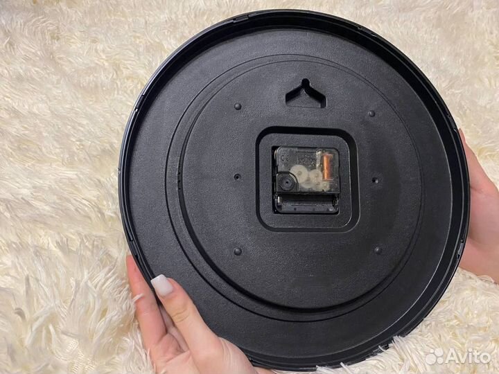 Часы настенные кварцевые