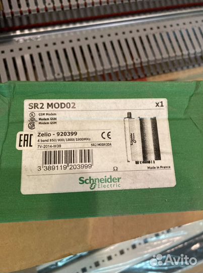 GSM-модем Zelio Logic sr2mod02 от Schneider Eelcti