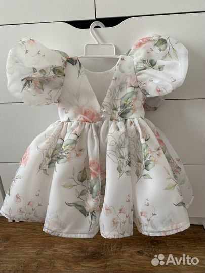 Нарядное платье для девочки, 1 год 80 размер