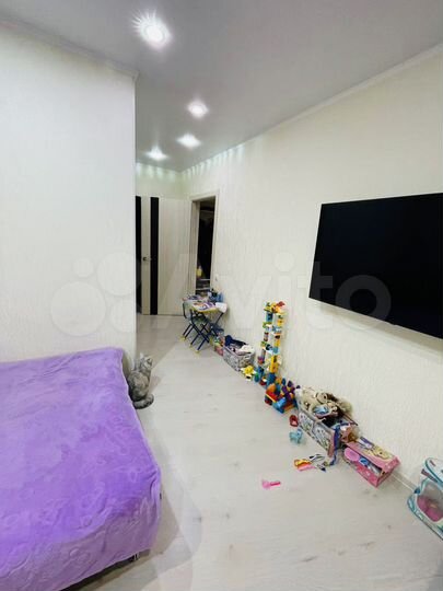 Доля в 1-к. квартире, 39 м², 8/10 эт.