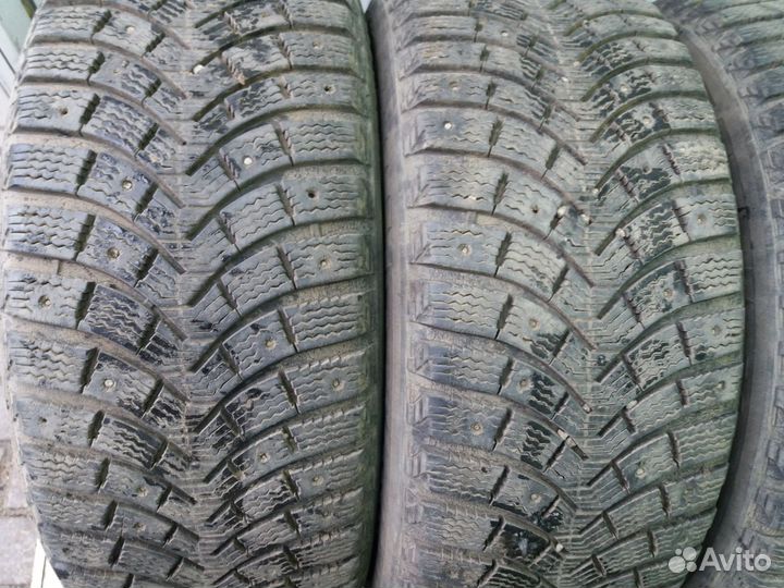 Michelin X-Ice North 215/55 R16