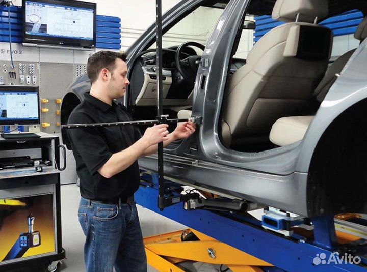 Проверка кузова Zeekr на стапеле, толщиномером