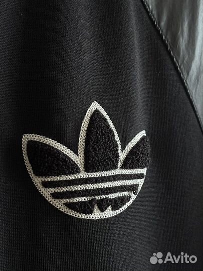 Adidas оригинальная куртка бомбер