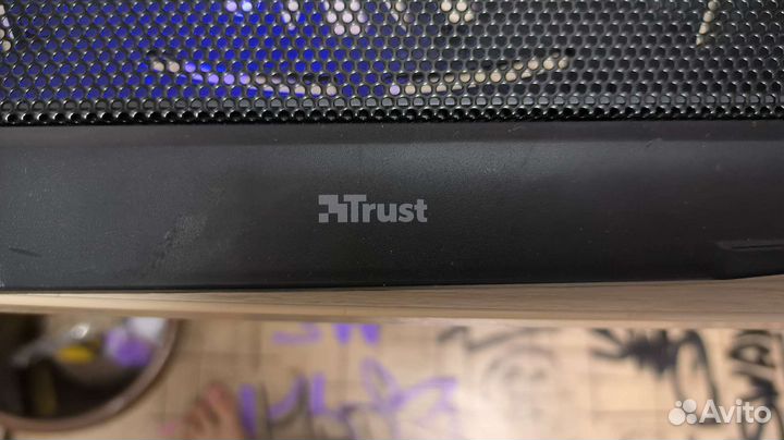 Подставка с охлаждением Trust