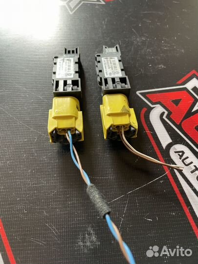 Датчик удара Volkswagen Touareg 7L0909606D