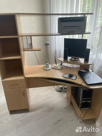 Компьютерный стол