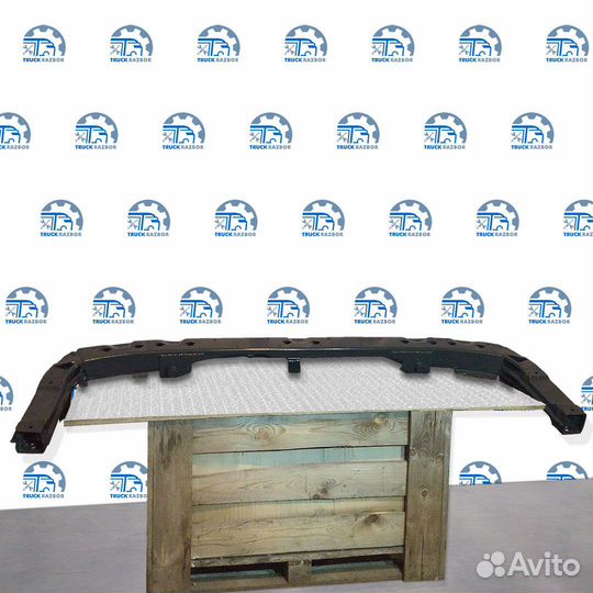 Усилитель бампера Volvo