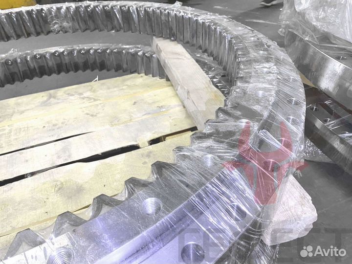 Опорно-поворотный круг Hyundai R305LC-7 81N8-00023